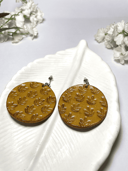 Anting Ukir Kulit Sapi - Image 2